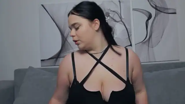 Eliss Mystery online show from November 8, 2025, 3:15 pm