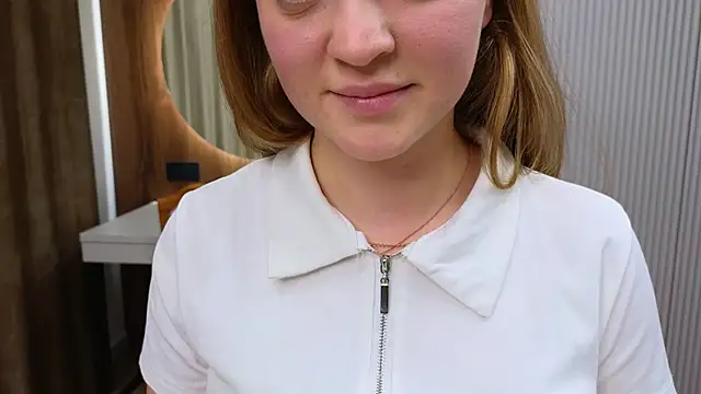 Snapshot of KirstieVise chatting on November 12, 2025, 12:20 pm KirstieVise online show from November 12, 2025, 12:20 pm