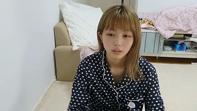 Snapshot of _sizuku_new chatting on November 14, 2025, 10:35 pm sizuku new online show from November 14, 2025, 10:35 pm