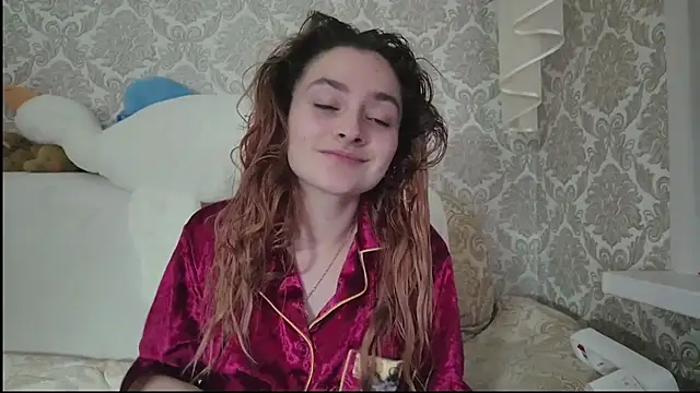 SweetLiaison online show from November 23, 2025, 7:02 pm