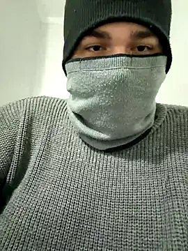 Snapshot of emrxxz@xh chatting on January 7, 2026, 12:04 am emrxxzxh online show from January 7, 2026, 12:04 am