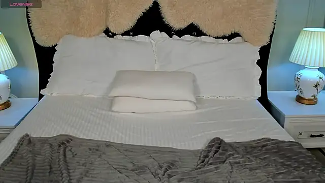 Lily  Evans online show from November 22, 2025, 4:33 am