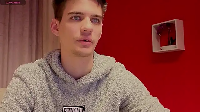 LiamMerci online show from November 11, 2025, 7:03 am