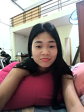 Lynly k2 online show from April 18, 2026, 11:56 am