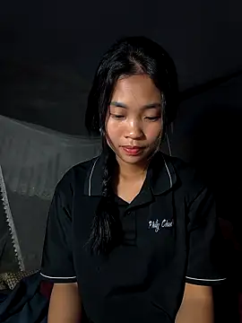 Lynly k2 online show from December 4, 2025, 10:14 am