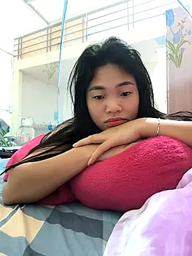 Lynly k2 online show from April 16, 2026, 11:18 pm