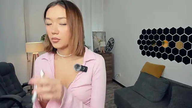 RyanGrandt online show from November 25, 2025, 11:43 am