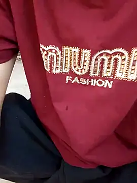 Lynn-122 online show from April 13, 2026, 6:28 am