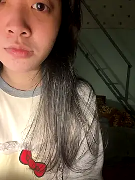 Snapshot of Lynn-122 chatting on November 8, 2025, 12:25 am Lynn-122 online show from November 8, 2025, 12:25 am