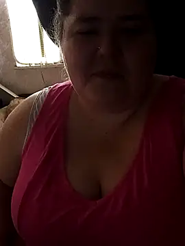 mayflower420 online show from April 15, 2026, 4:44 pm