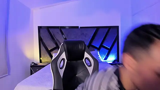 NicoKingg  online show from December 14, 2025, 11:21 pm