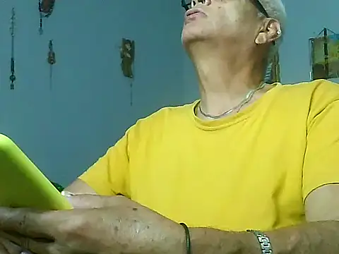 dirtysluttyfist online show from December 4, 2025, 3:55 pm