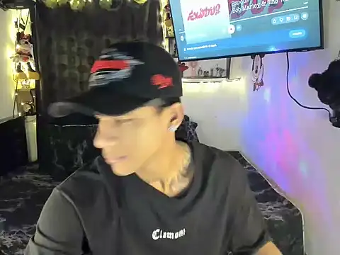 Snapshot of JUANBIGCOCK21CM chatting on July 15, 2026, 5:53 pm JUANBIGCOCK21CM online show from July 15, 2026, 5:53 pm
