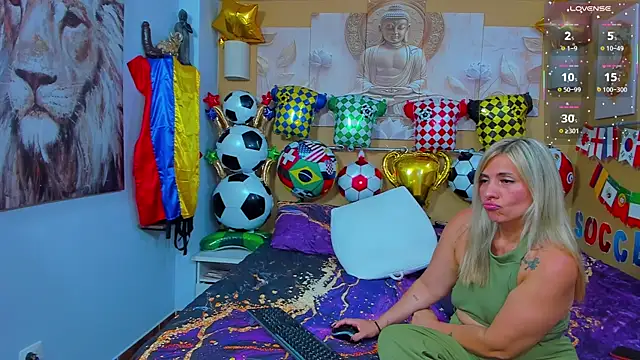 Snapshot of CamilaBliss chatting on July 8, 2026, 12:57 am CamilaBliss online show from July 8, 2026, 12:57 am