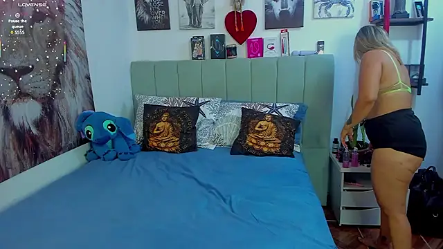 CamilaBliss online show from March 18, 2026, 12:03 am