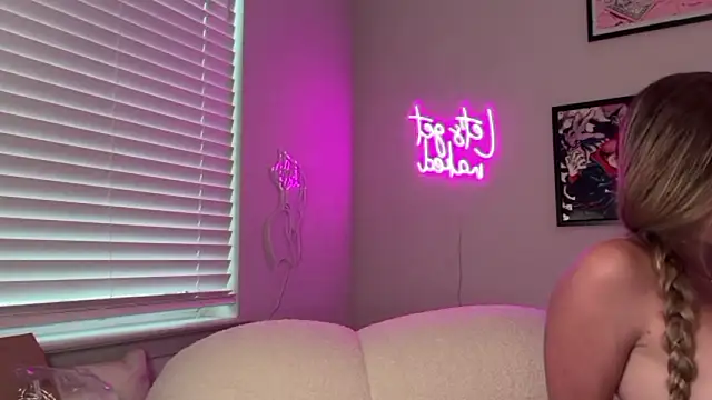 RosieCheeks  online show from March 12, 2026, 10:58 pm