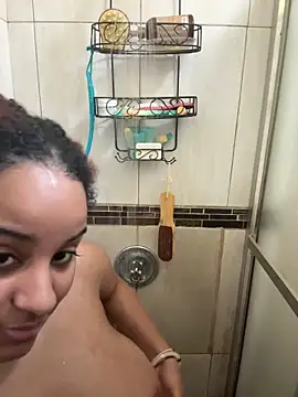 Nicolitalalinda online show from February 7, 2026, 11:35 pm