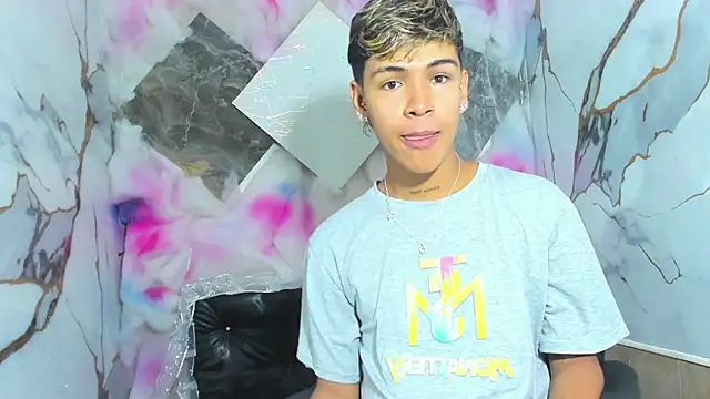 Timmy Kiing  online show from November 27, 2025, 7:58 pm