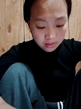 Yumiik2kk online show from December 22, 2025, 1:06 am