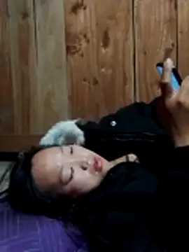 Yumiik2kk online show from December 22, 2025, 1:22 pm