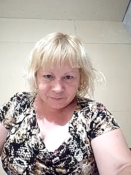 1milfemma online show from November 20, 2025, 7:58 pm