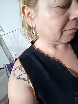 1milfemma online show from November 14, 2025, 2:15 am