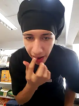 AlphaMax 23 online show from November 25, 2025, 7:14 pm