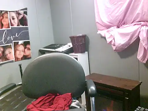 Snapshot of trickydickydaddy chatting on November 30, 2025, 9:43 am trickydickydaddy online show from November 30, 2025, 9:43 am