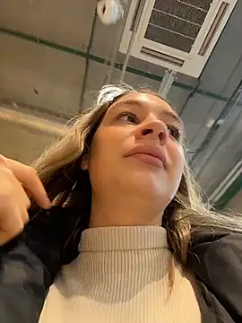 SashaCatt online show from April 9, 2026, 7:58 am