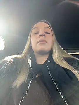 SashaCatt online show from April 18, 2026, 8:49 am