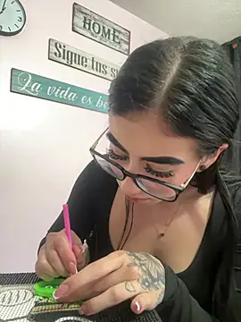 SCARLETT INK  online show from May 8, 2026, 11:58 am
