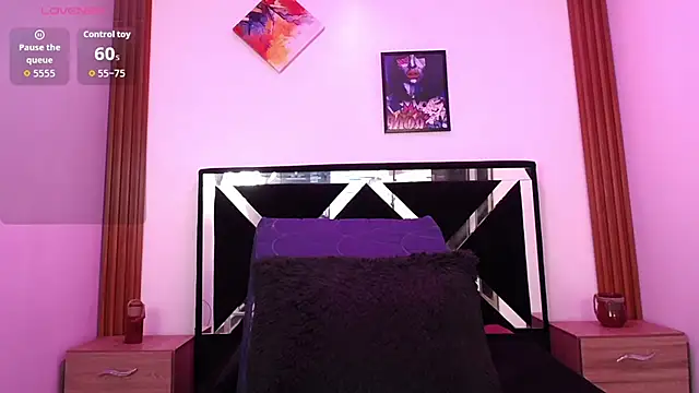 SCARLETT INK  online show from November 22, 2025, 6:07 pm