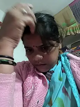 Snapshot of Hot_suini chatting on December 16, 2025, 3:05 pm Hot suini online show from December 16, 2025, 3:05 pm