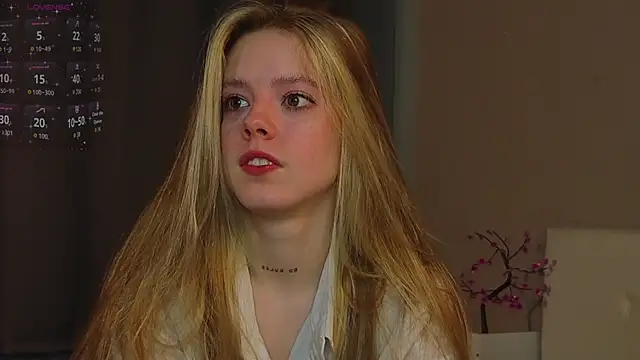 TiffinyMergist online show from December 16, 2025, 8:46 pm