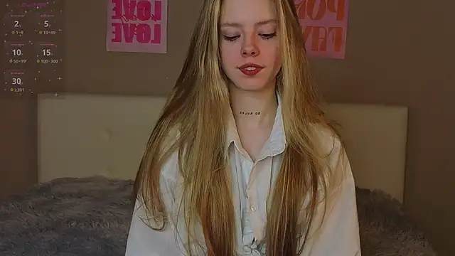 TiffinyMergist online show from December 17, 2025, 7:30 pm