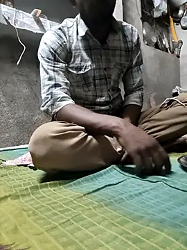 Snapshot of bigdick9810 chatting on November 12, 2025, 2:10 pm bigdick9810 online show from November 12, 2025, 2:10 pm