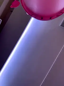 yourselenaa online show from January 12, 2026, 1:18 pm