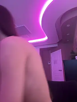 yourselenaa online show from January 16, 2026, 1:15 pm