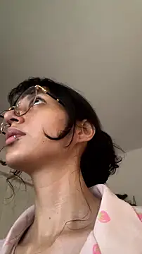 Tamara Aluna  online show from August 6, 2026, 2:23 pm
