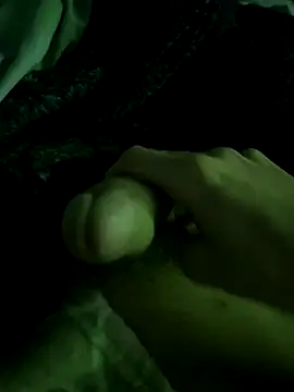 groschibre40100 online show from December 21, 2025, 12:02 am