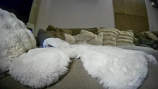 lorenarowena online show from March 4, 2026, 11:56 pm