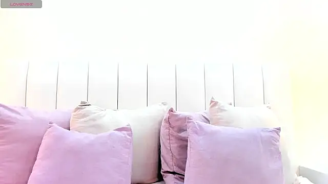 lia pascal online show from November 19, 2025, 11:32 am