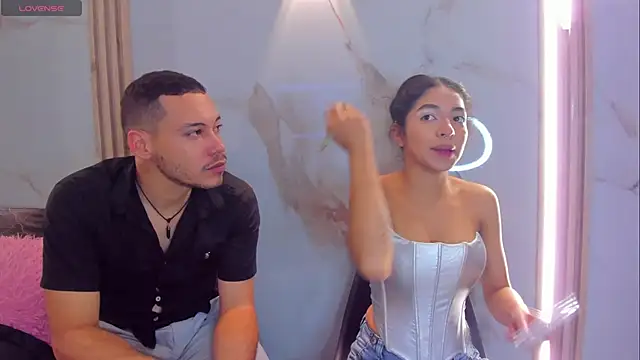 Snapshot of Aron_and_molly chatting on November 15, 2025, 12:09 pm Aron and molly online show from November 15, 2025, 12:09 pm