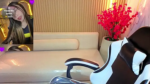 venus velvet tp online show from April 18, 2026, 12:40 pm