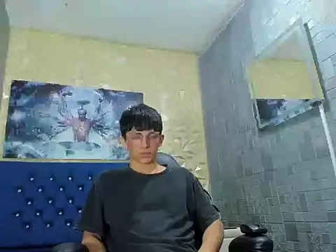 ElanGiraldo online show from March 6, 2026, 1:00 am