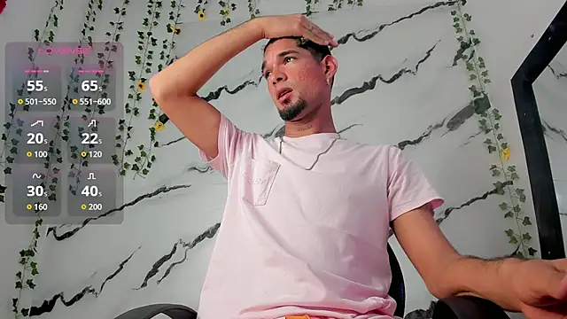 Snapshot of Carlitos_sexy chatting on December 1, 2025, 2:07 pm Carlitos sexy online show from December 1, 2025, 2:07 pm