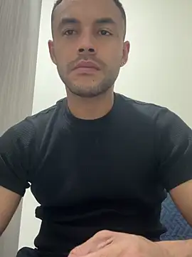 Snapshot of Naim__ chatting on November 27, 2025, 4:35 am Naim online show from November 27, 2025, 4:35 am