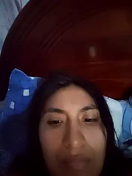 Snapshot of Uvit chatting on April 4, 2026, 4:13 pm Uvit online show from April 4, 2026, 4:13 pm