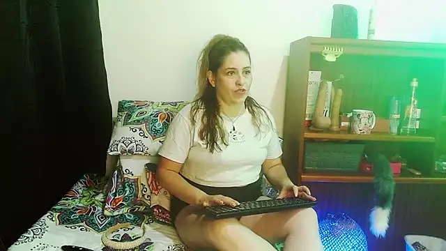 dayan hanks online show from April 12, 2026, 11:08 pm