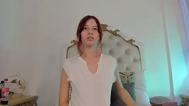 scarlett smith 3 online show from April 8, 2026, 2:51 pm